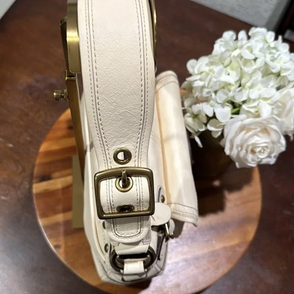 COACH Legacy 1127 65th Anniversary Shoulder Bag Off-White Cream Vachetta Leather - Picture 10 of 16